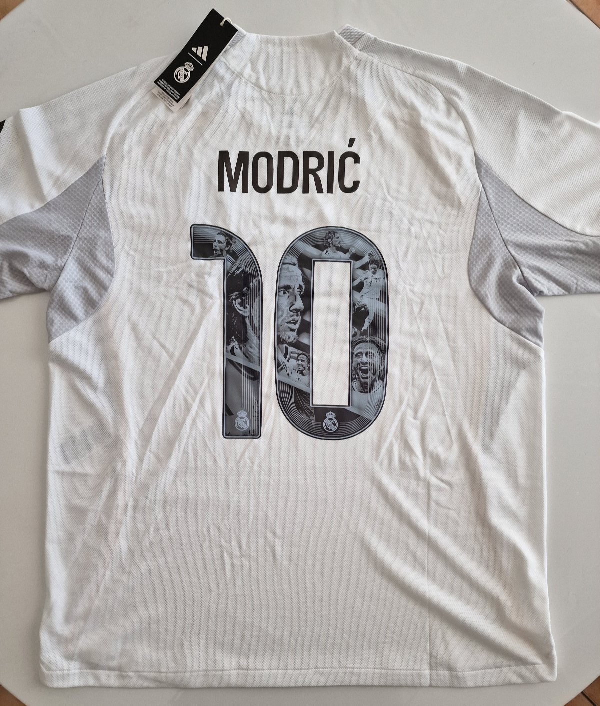 Real Madrid MODRIĆ 10 シャツ adidas Real Madrid Home Modrić 10 Jersey 2025-2026 (Official