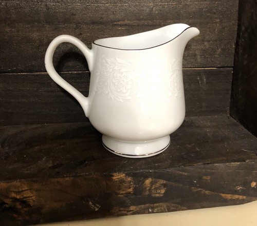 Vintage Replacement Carlion Fine China Plymouth Pattern 303 Creamer