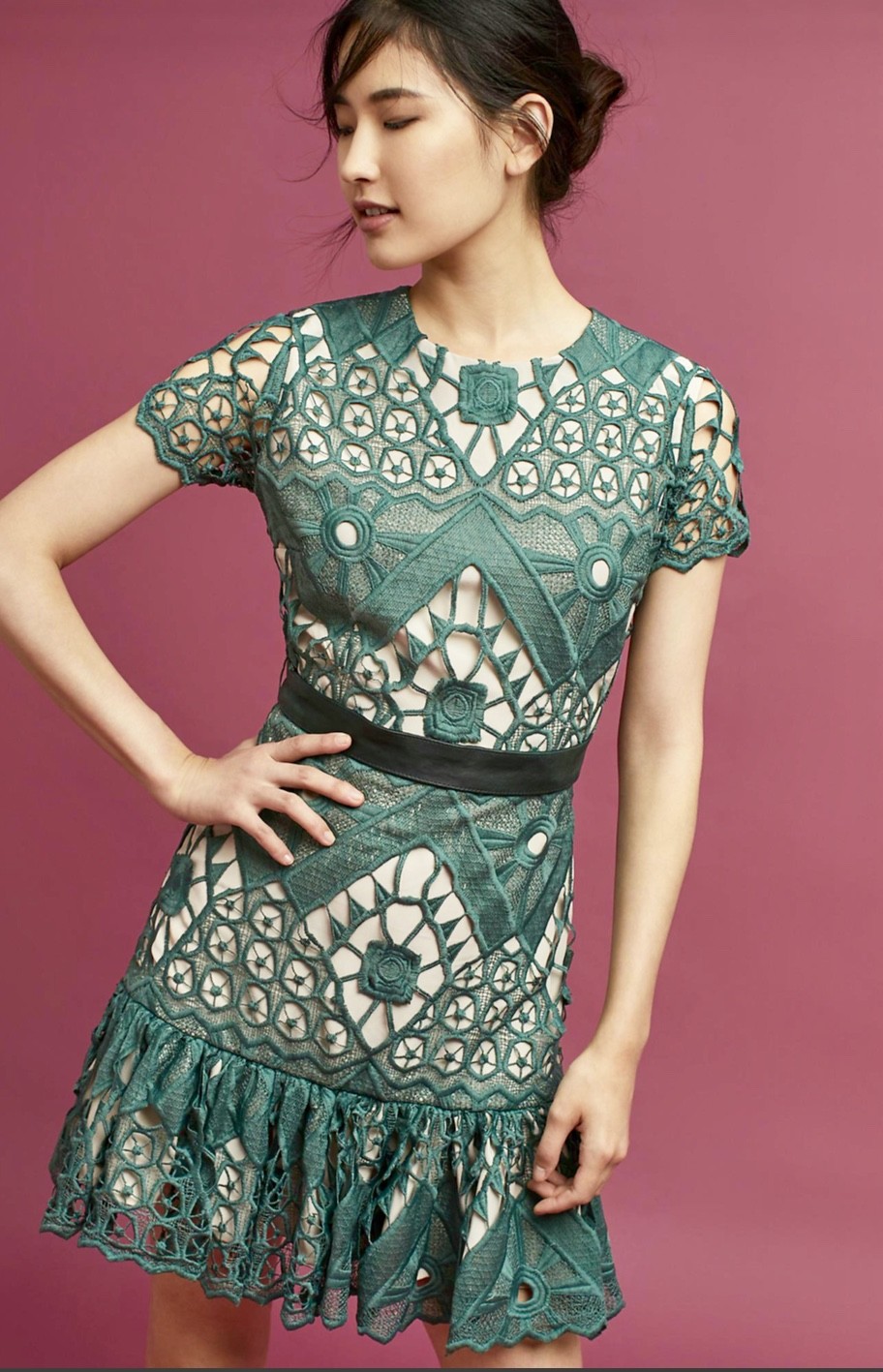 

Anthropologie Korovilas Esmie Кружевное платье зелено-коричневый Кожаный ремень с рюшами  NWT, Teal green nude