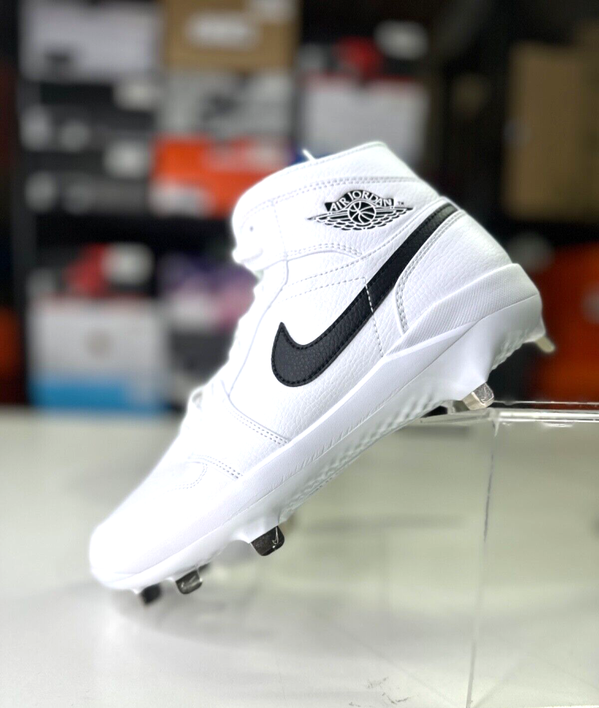 Nike Jordan 1 Retro Metal White Baseball Cleats Black AV5355 Nike Jordan 1 Retro Metal White Baseball Cleats Black AV5355