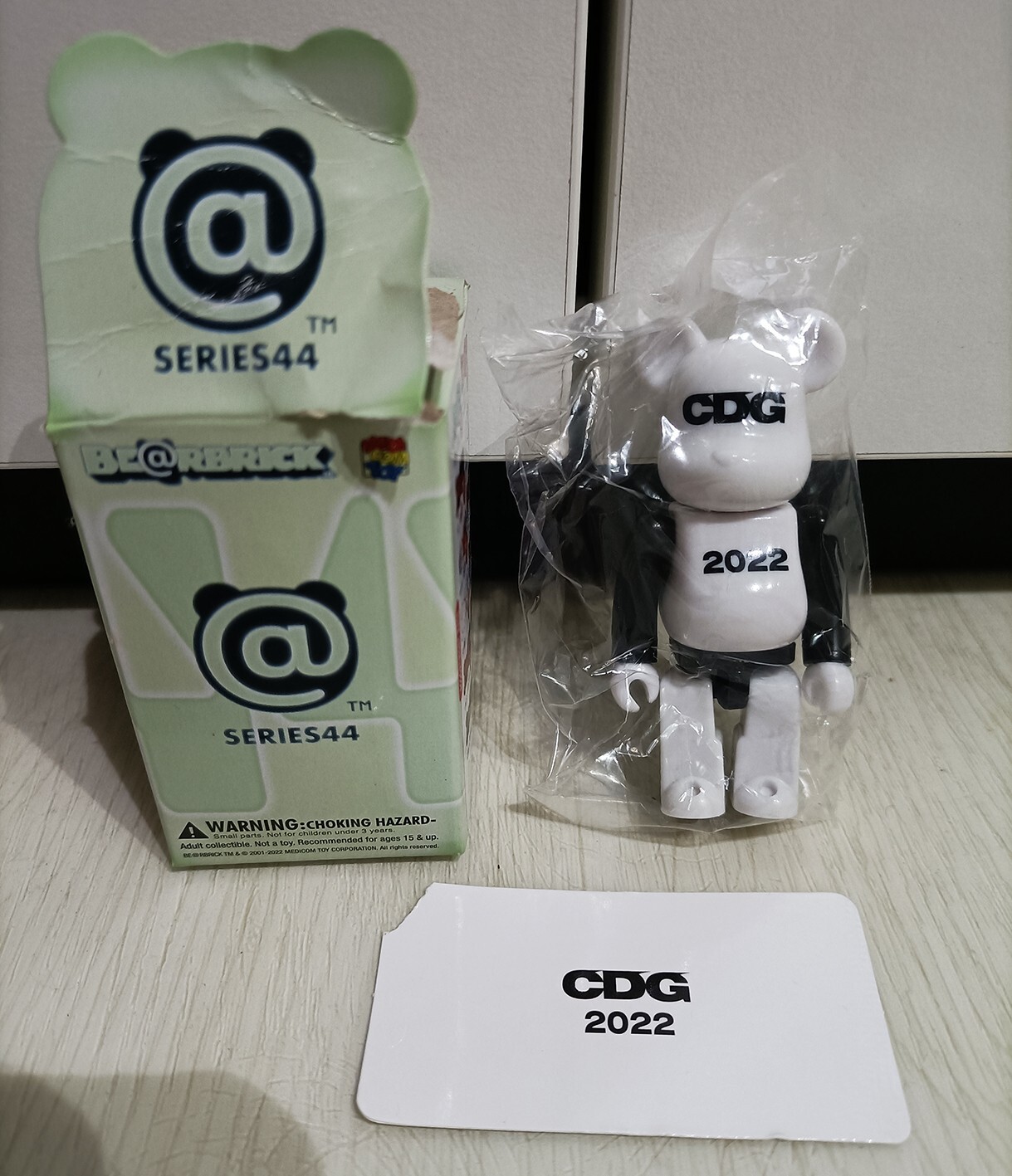Medicom Be@rbrick 100% Series 44 Secret CDG 2022 Bearbrick Medicom Be@rbrick 100% Series 44 Secret CDG 2022 Bearbrick
