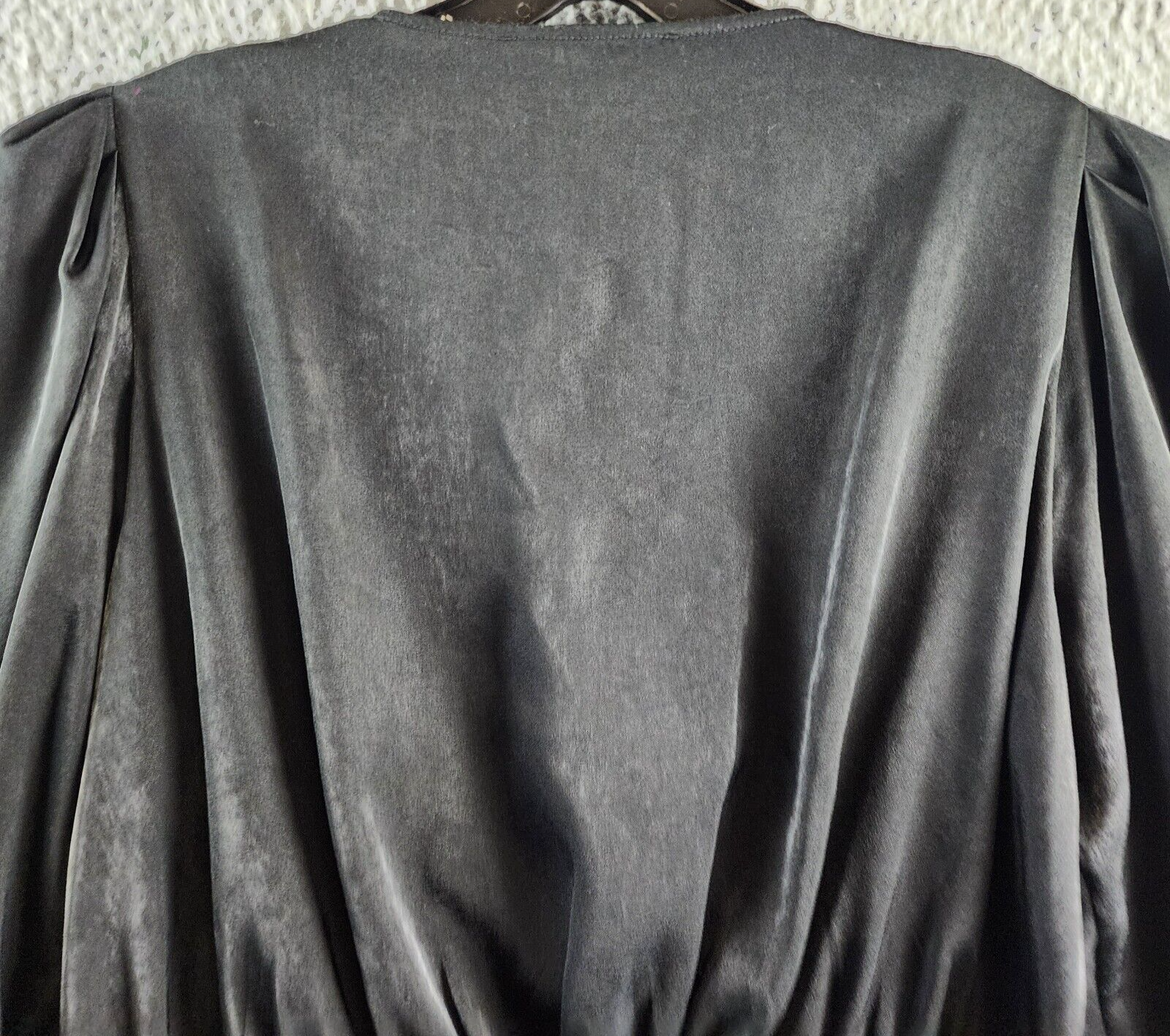 DKNY Surplice V-Neck Shirred Shoulder Peplum Top Women's L Black Hook & Eye - Picture 14 of 14