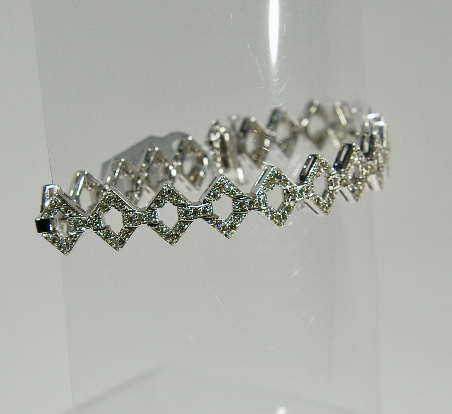 14 Karat Solid Gold , 3 carat Natural DIAMOND link bracelet art deco square