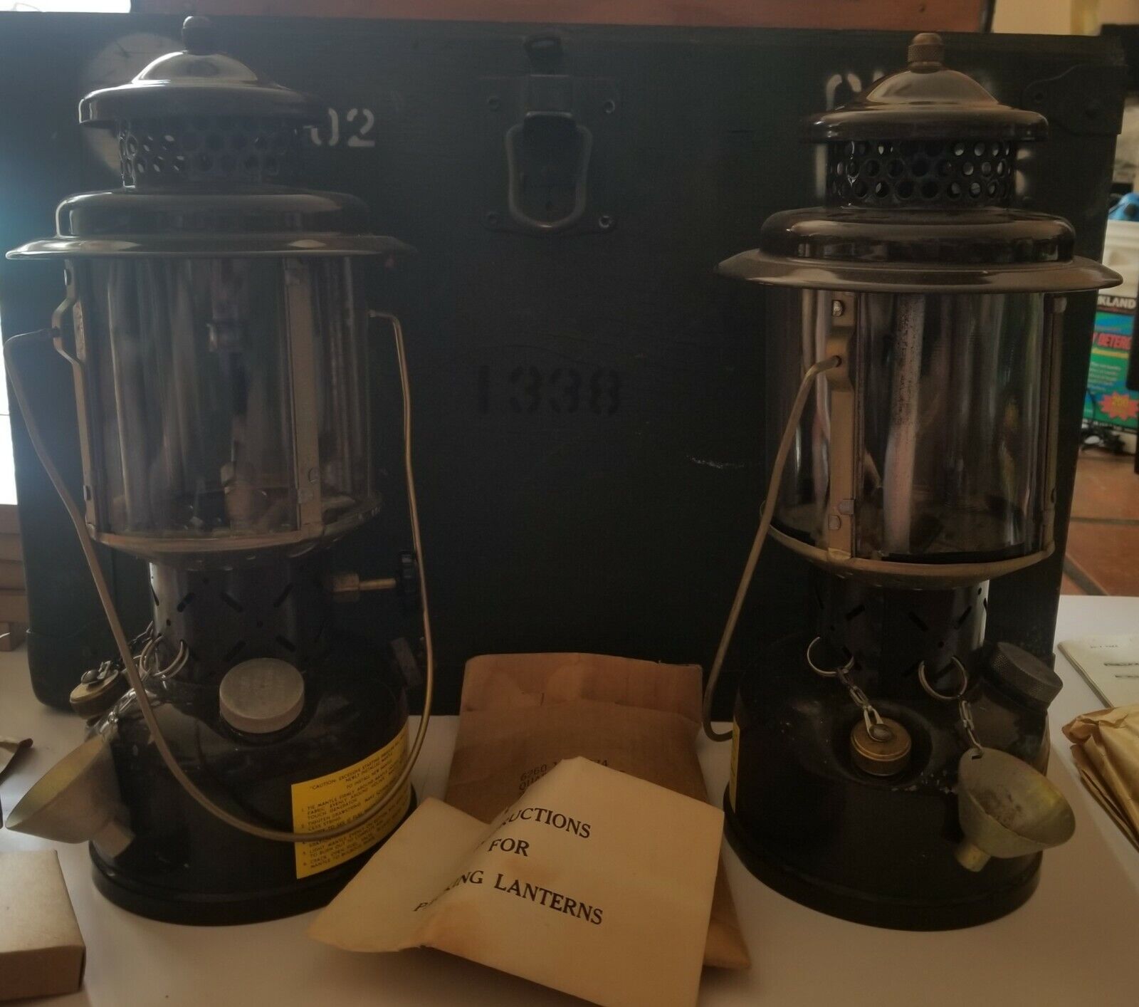 1972 USA Military Marine (2) Lantern Kit W/Storage Box 1972 USA Military Marine (2) Lantern Kit W/Storage Box