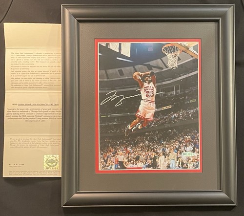 Michael Jordan Autograph 8x10 Framed Photo Numbered 211/1200