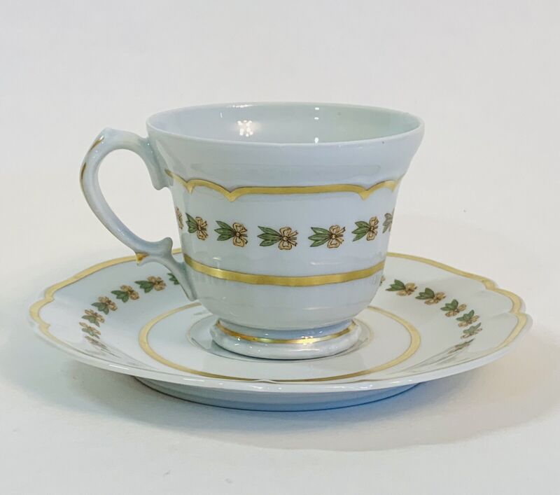 Limoges Union Limousine France Teacup Leaf Bunches Gold Gilded Scalloped Saucer