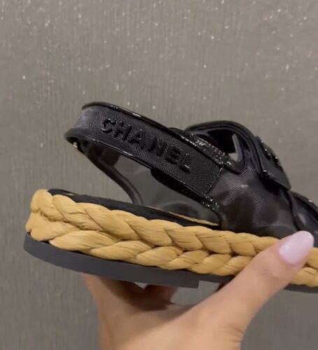 Pre-owned Chanel 22p Straw Mesh And Leather Raffia Dad Sandal Cc Logo In Black