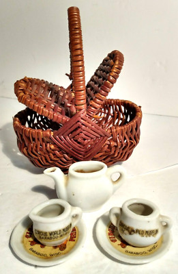SMALL WOVEN REED PICNIC BASKET WITH LID AND PARTIAL TEA SET CIRCUS WORLD MUSEUM 