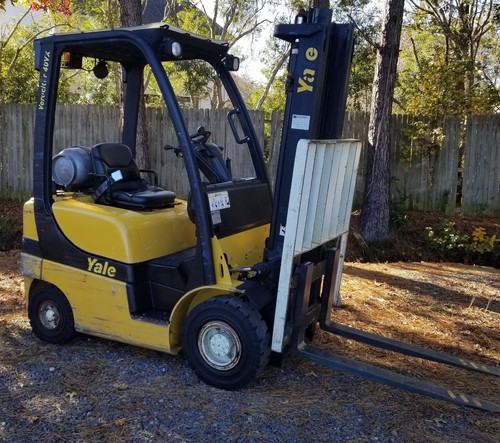 2010 Yale 40VX Forklift , Solid Pneumatic Tires GLP040