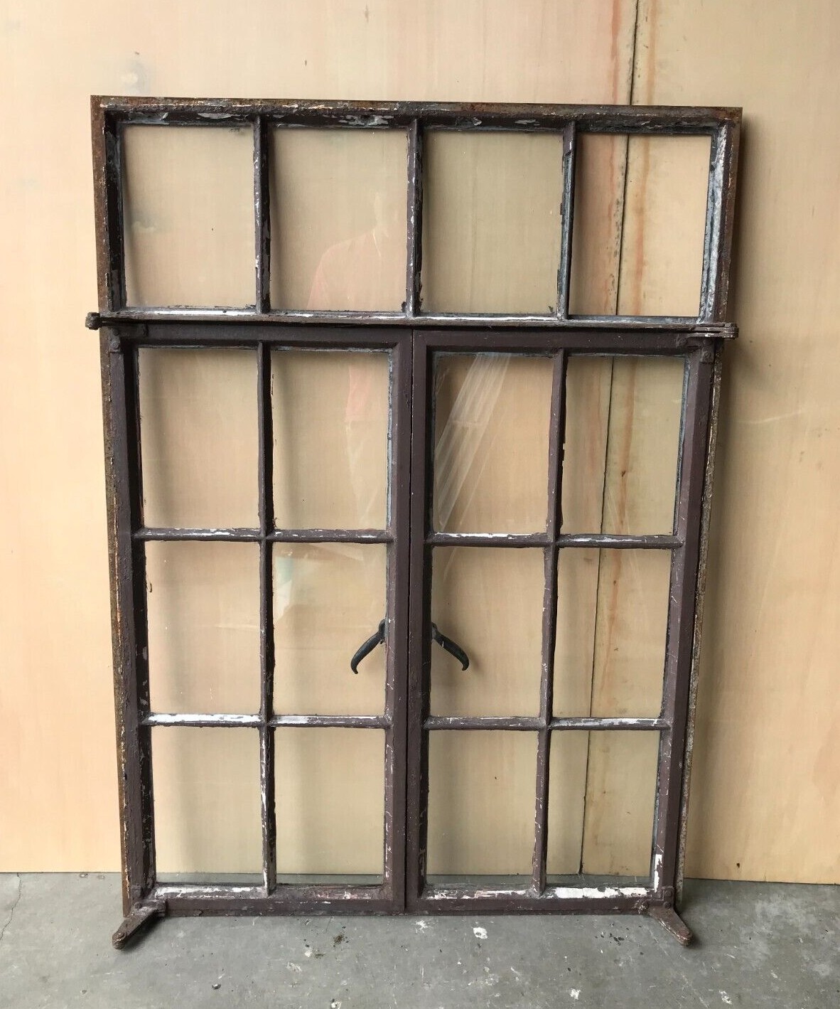家具 Iron Window Gothic Cast-Iron Windows For Authentic Design - The Antique