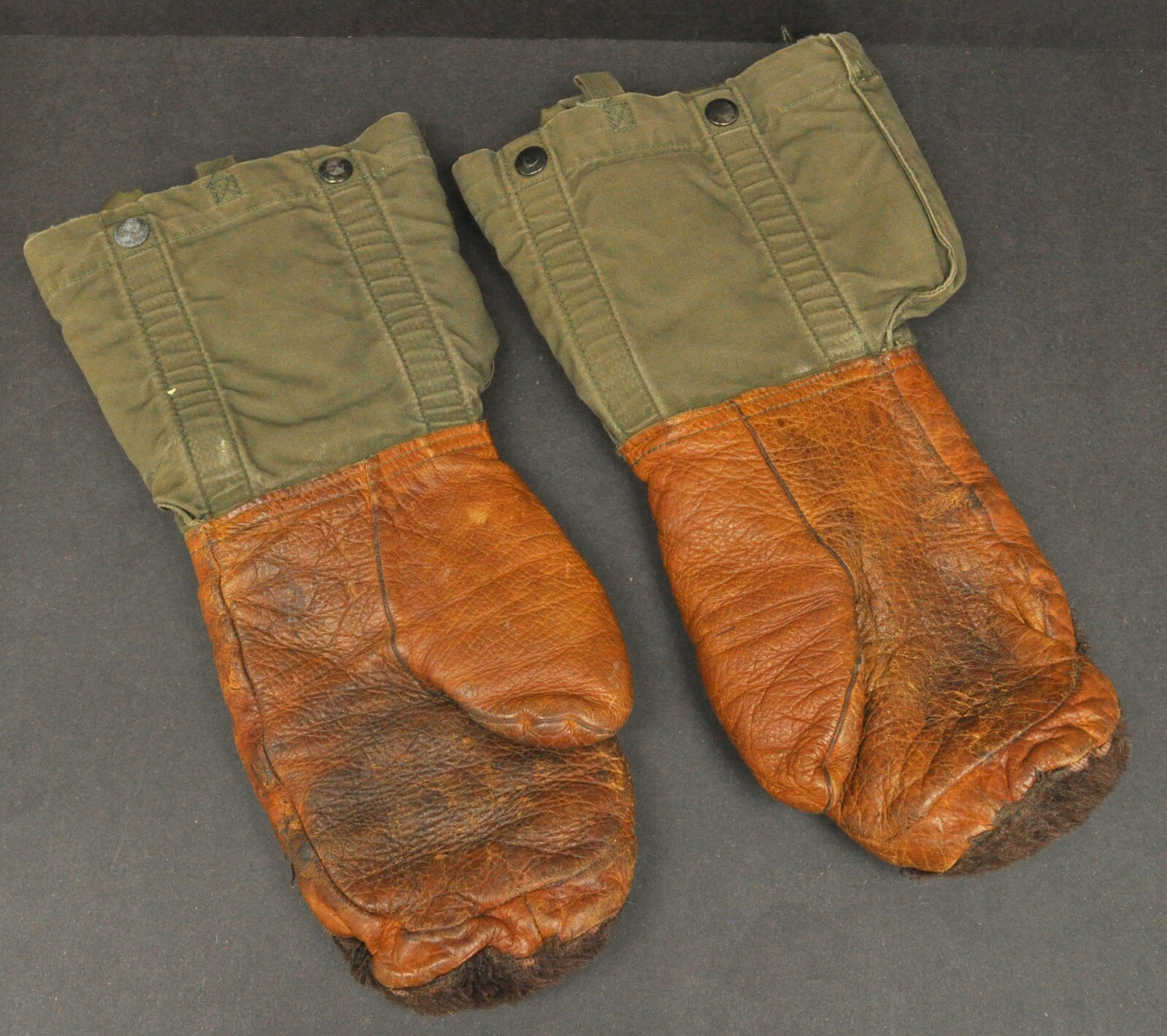 Vintage 1950s Arctic M-1949 Gauntlet Extreme Cold US Army Issued Mittens Gloves