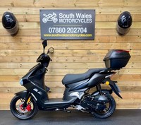 Direct Bikes 50cc scooter : 2024 (74) model : JUST UNDER 2 MILES