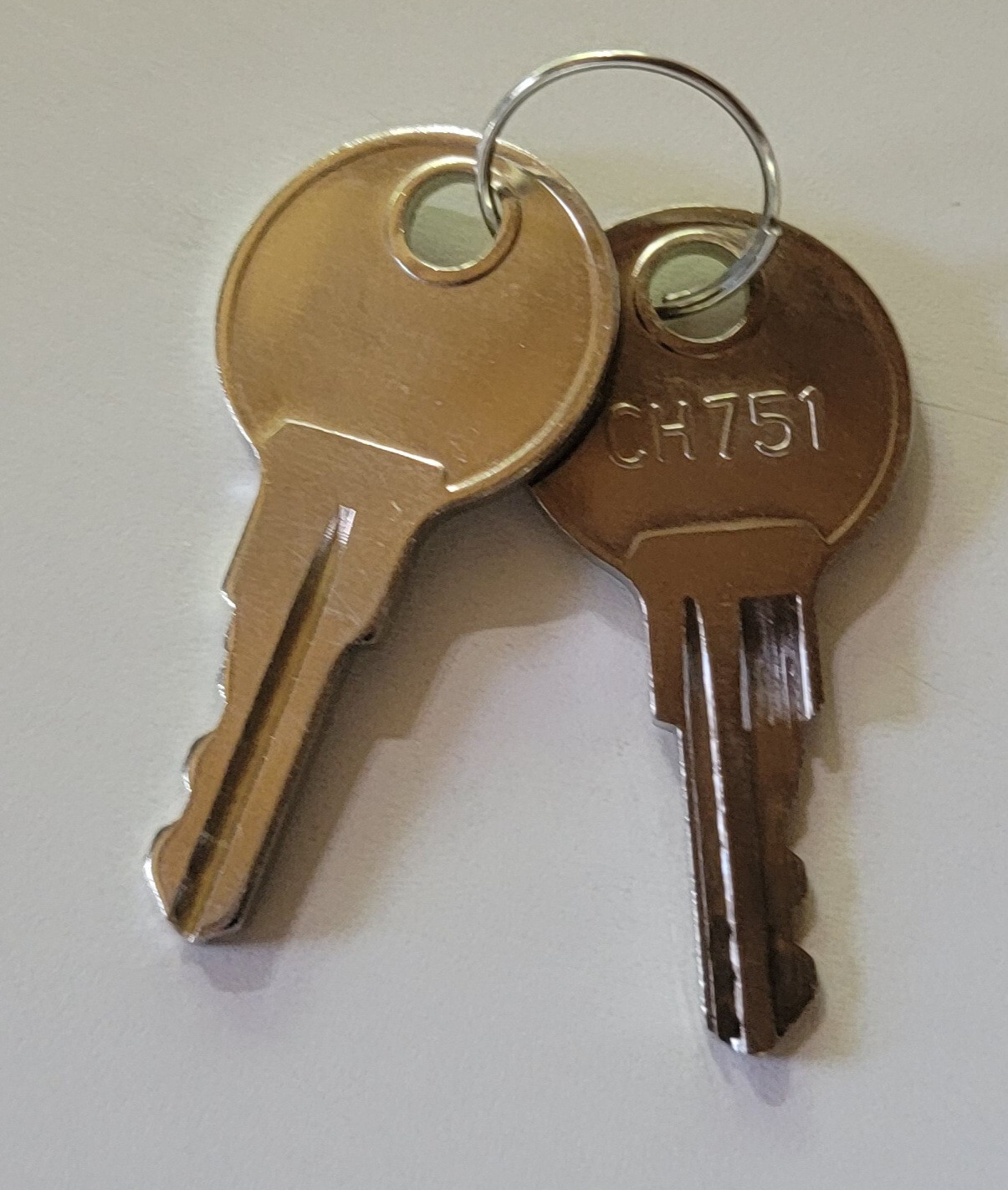 Magnadyne ENT-3200 Locking Exterior Entertainment Center Enclosure + Speakers RV