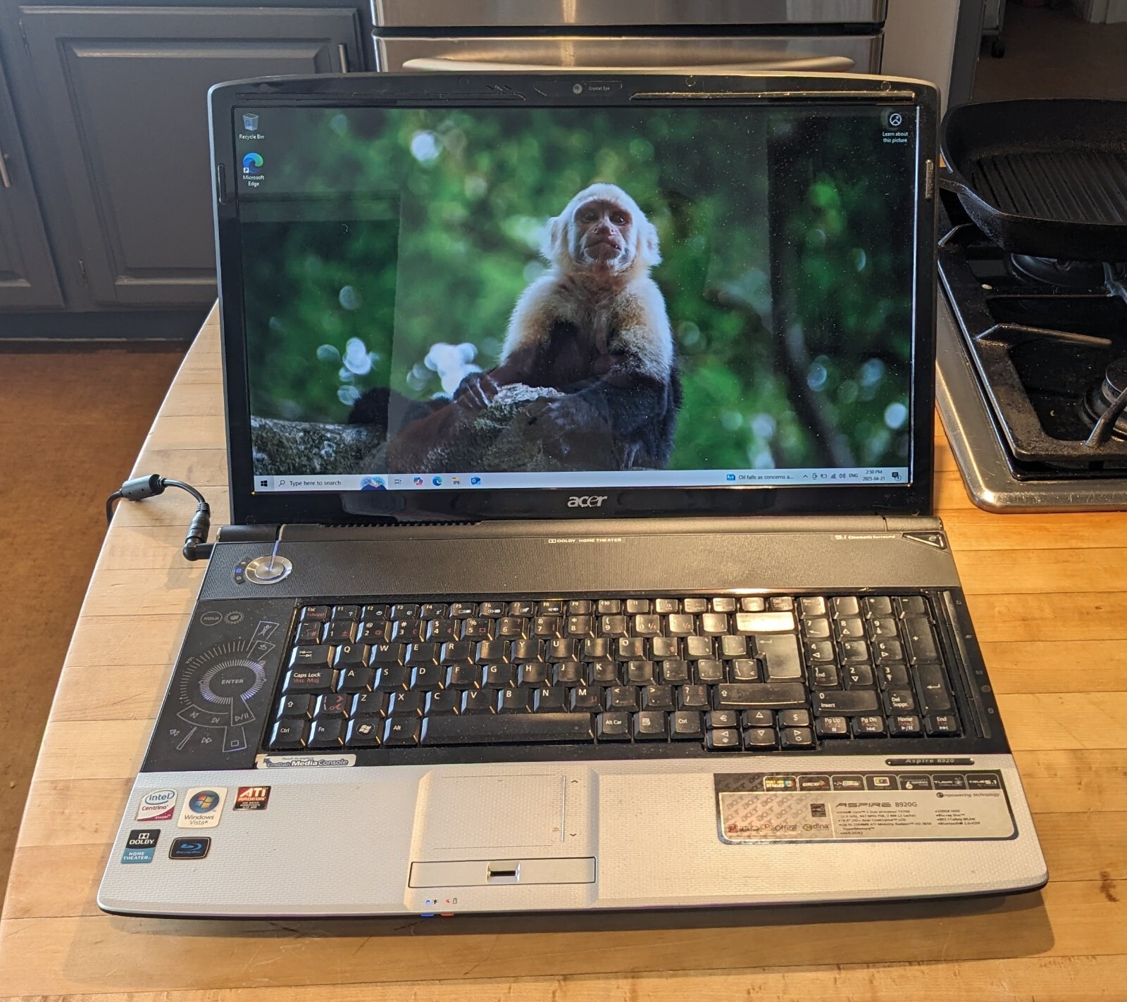 「レア」Acer Aspire 8920 18.4インチノートPC BDプレーヤ Photos: Acer Aspire 8920 18-inch widescreen laptop - CNET