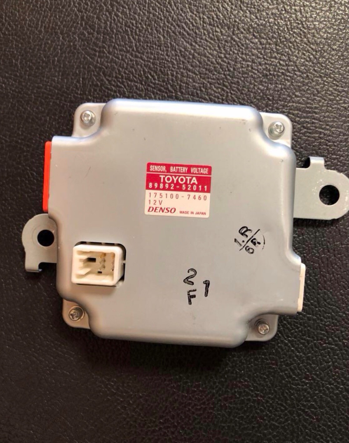 Toyota Battery Voltage Sensor Aqua Prius Hybrid Dens 89892