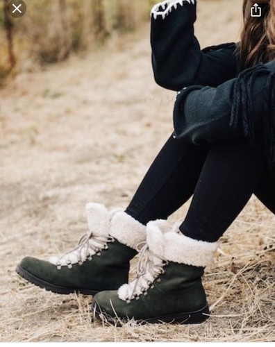 women ugg boot FRASER Size 5