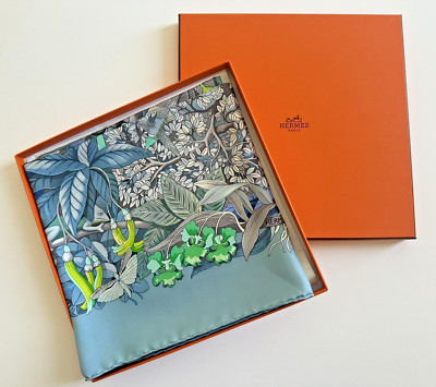 New HERMÈS Au Coeur de la Vie by Aline Honore Blue Scarf NWT, Box & Ribbon
