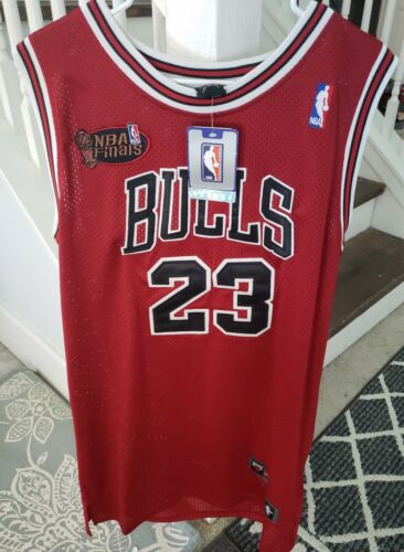 Chicago Bulls NBA Michael Jordan Mens Jersey (Red)