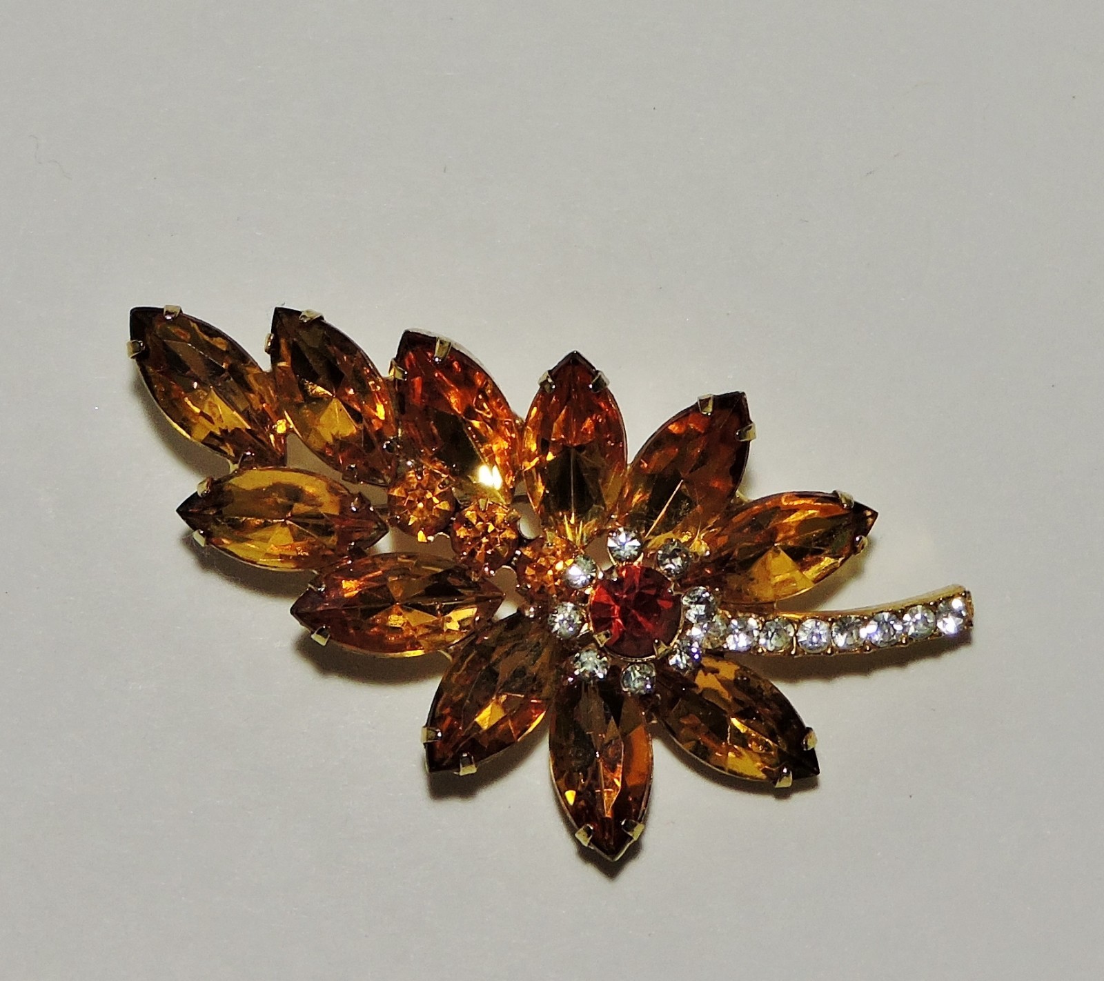 BEAUTIFUL VINTAGE Authentic D&E JULIANA Amber Rhinestone Brooch