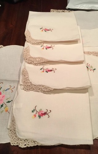 Vintage CreamPink linen Luncheon set, 4 sets, placemats and napkins, embroidered