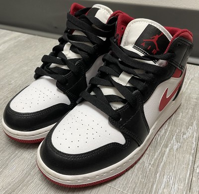 

Big Kids Jordan 1 Mid Gym Red Black White (DJ4695 122, White/gym red-black