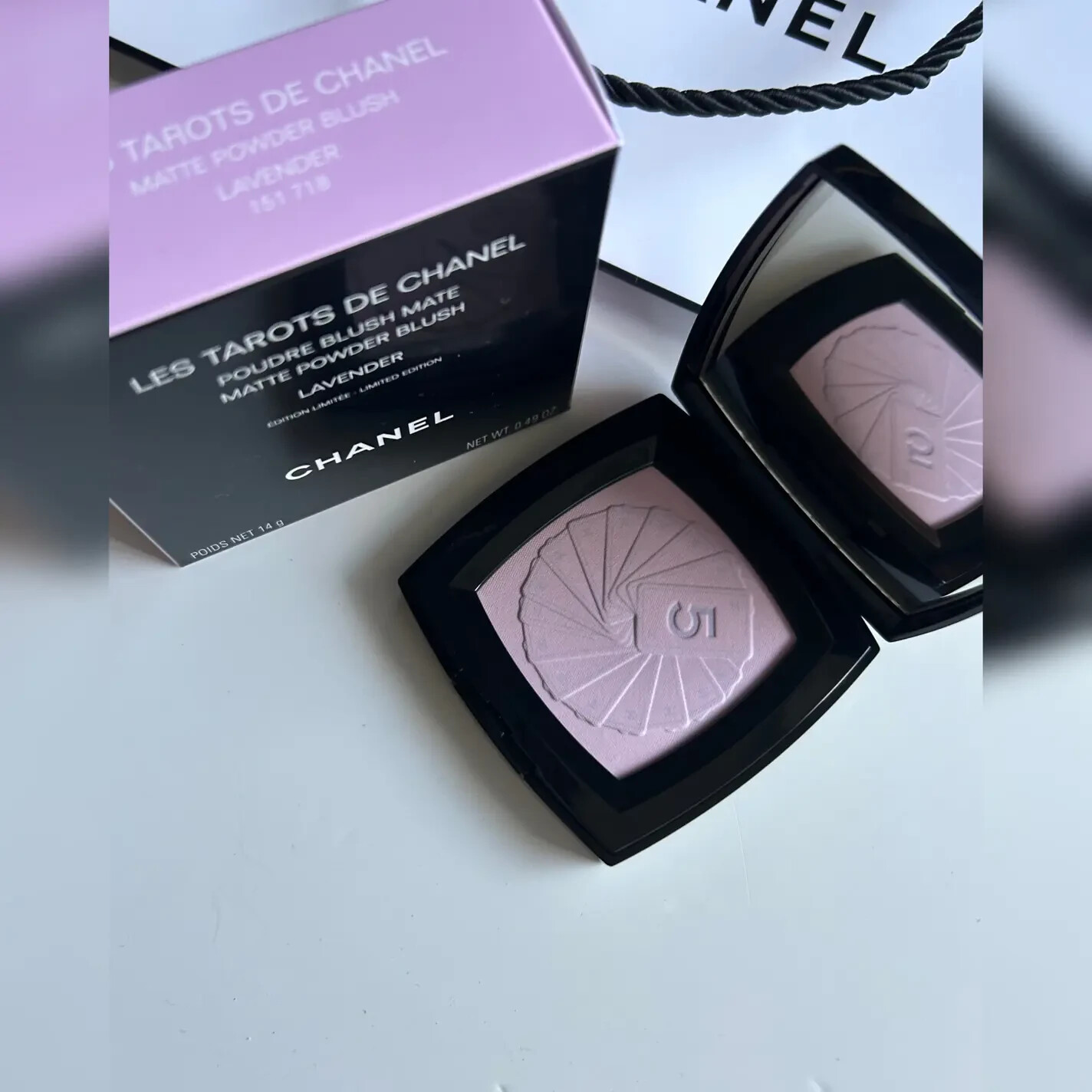 CHANEL LES TAROTS DE CHANEL ラベンダー CHANEL LES TAROTS DE CHANEL Matte powder blush Lavender
