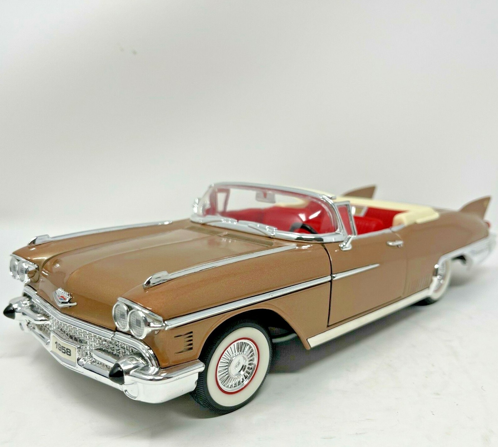 1958 Cadillac Eldorado セヴィルモデル、未使用、箱良好 1958 Cadillac Eldorado セヴィルモデル、未使用、箱良好 - メルカリ