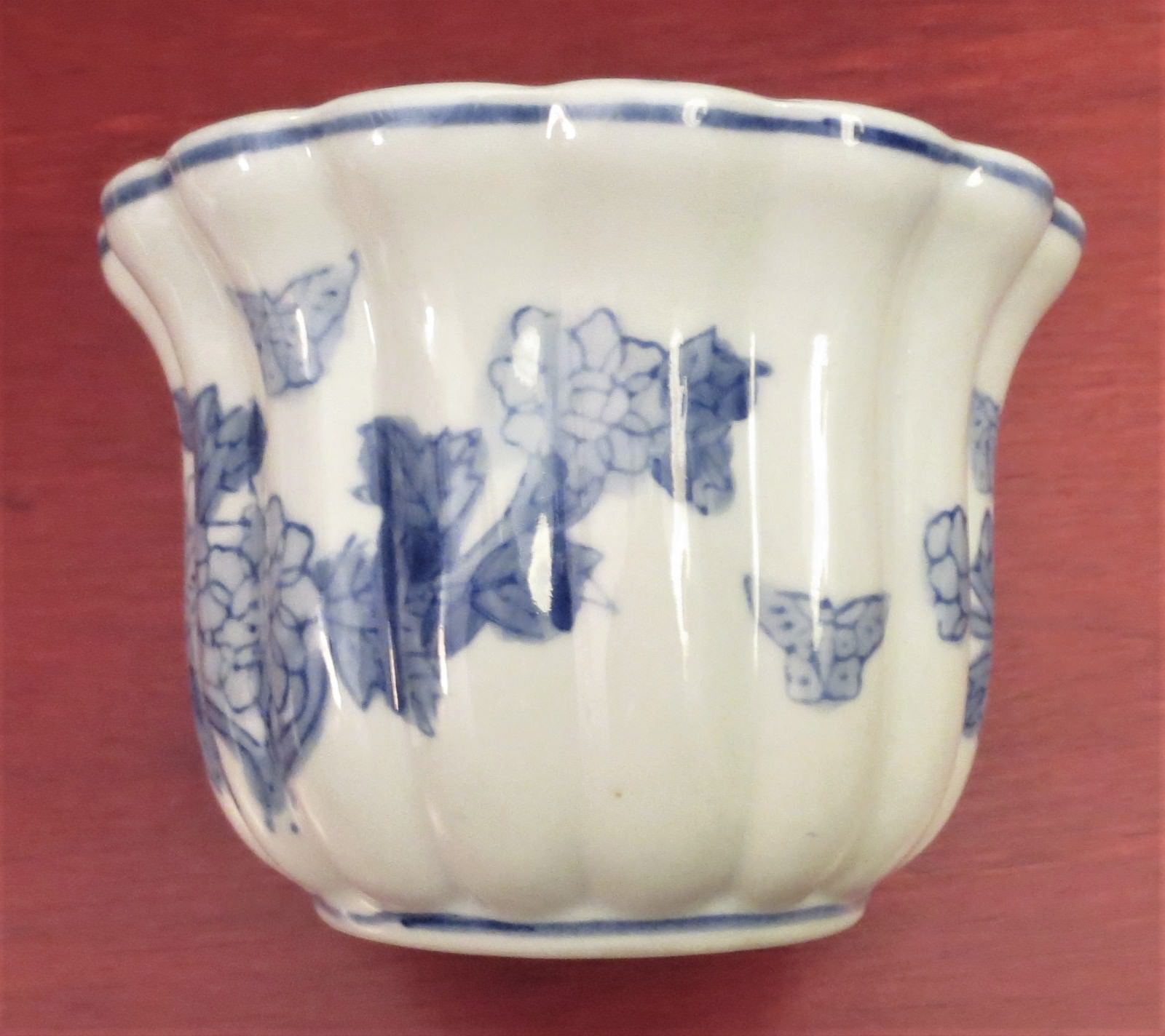 Vintage Blue & White Floral Fluted or Scalloped Small Bowl ~ 4