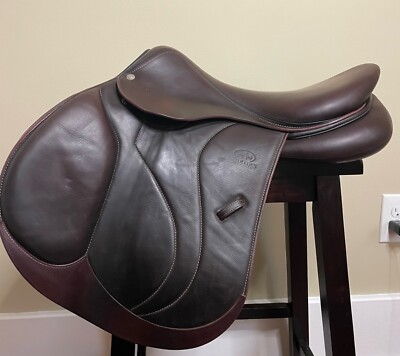 GORGEOUS 2021 17'' Devoucoux Biarritz O Saddle For Sale! 