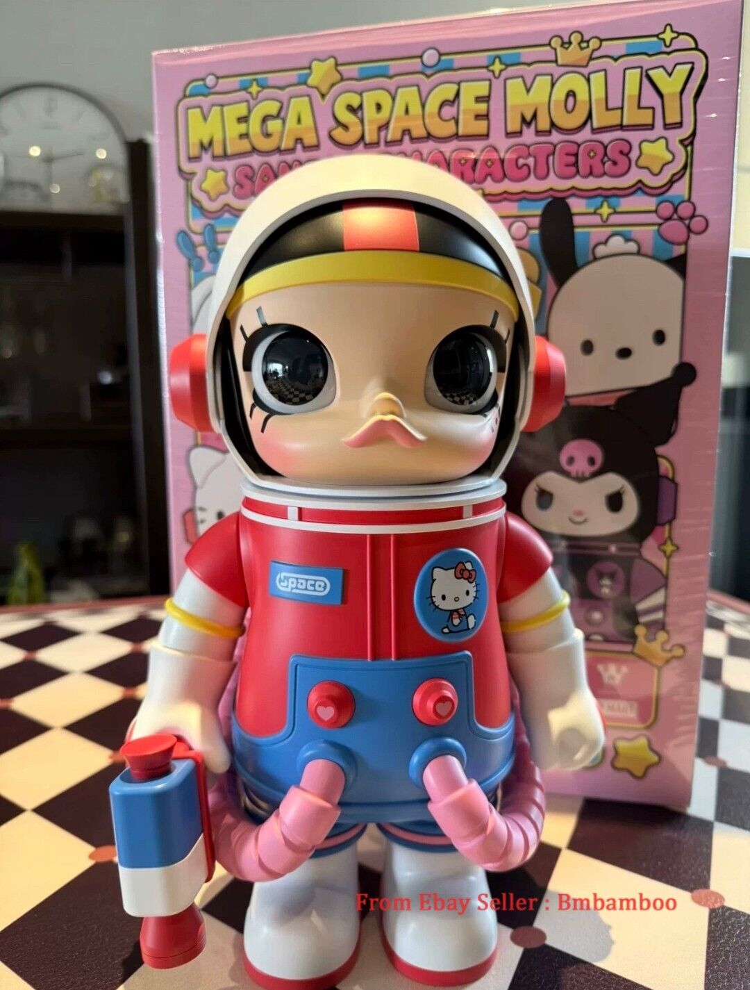 POPMART MEGA SPACE MOLLY 400% Sanrio Family-Hello Kitty POPMART MEGA SPACE MOLLY 400% Sanrio Family-Hello Kitty