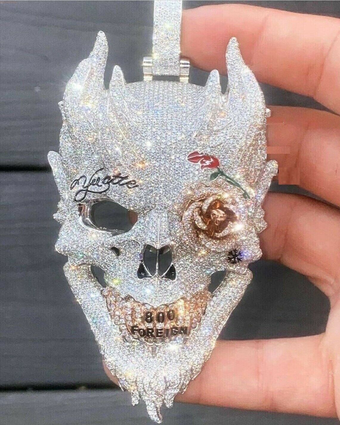 Gorgeous Skull With Rose Eye Vivid White 4.62CT Cubic Gorgeous Skull With Rose Eye Vivid White 4.62CT Cubic
