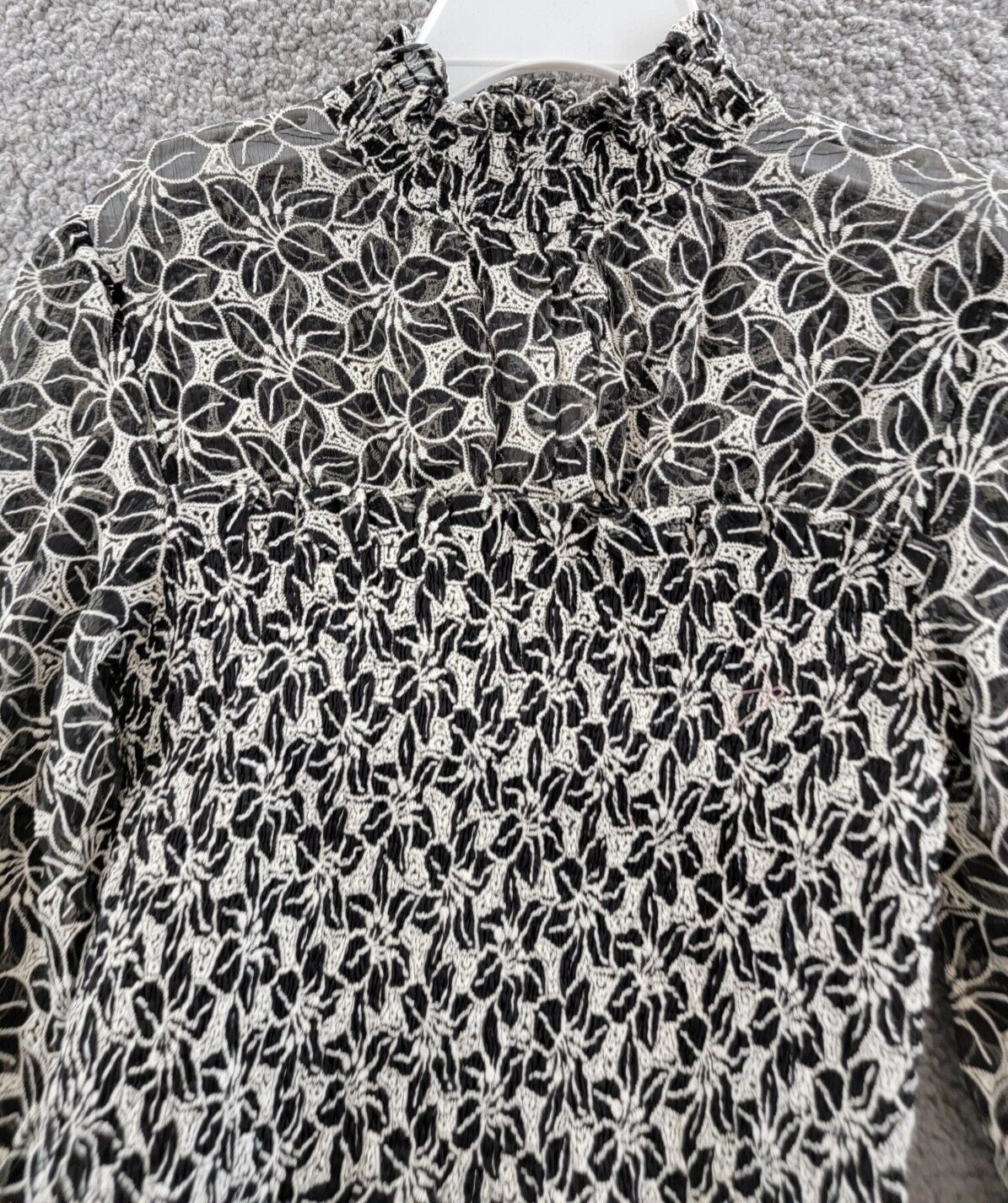 En Saison Embroidered Mock Neck Top Women's XS Black/White Floral Long Sleeve~ - Picture 2 of 12