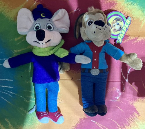 Chuck E Cheese Winter Limited Edition Plush With Jasper Lot
