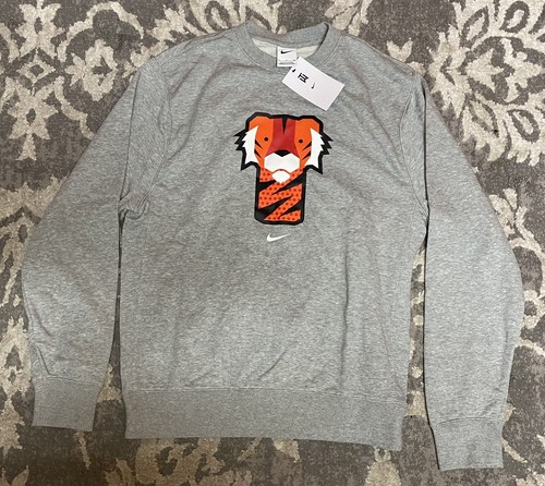 Nike Tiger Woods Mens Sz Small Graphic Golf Crew Neck