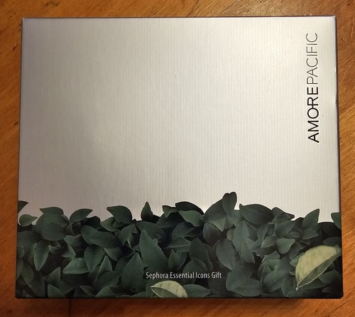 NIB Amore Pacific 3pcs Essential Icons Box