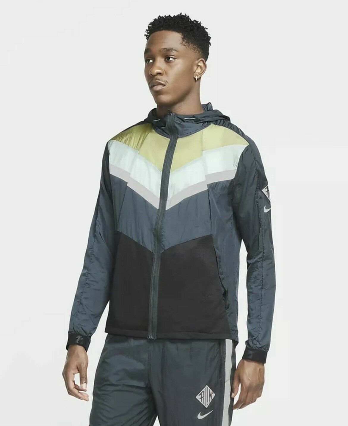 CU5738-364 New with Tag Nike Men's Wild Run Windrunner Hooded