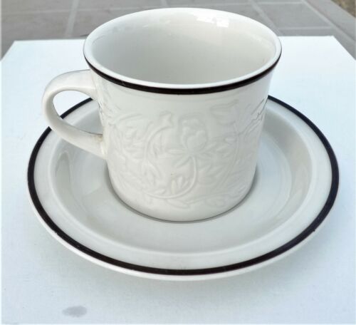 Royal Doulton Lambeth Stoneware Ting  L.S.1012 England  1-Cup &  1-Saucer