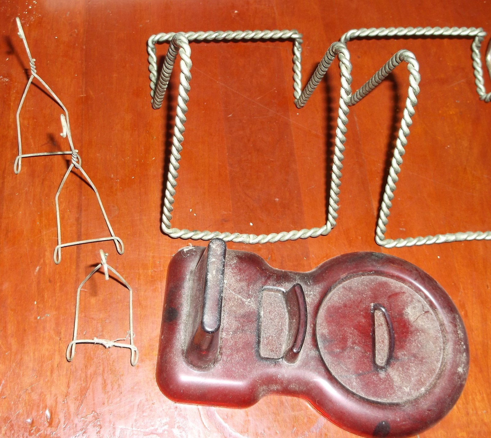 LOT PLATE HOLDERS CUP SAUCER HOLDERS METAL PLASTIC CHALKWARE ENDICOTT SEYMOUR