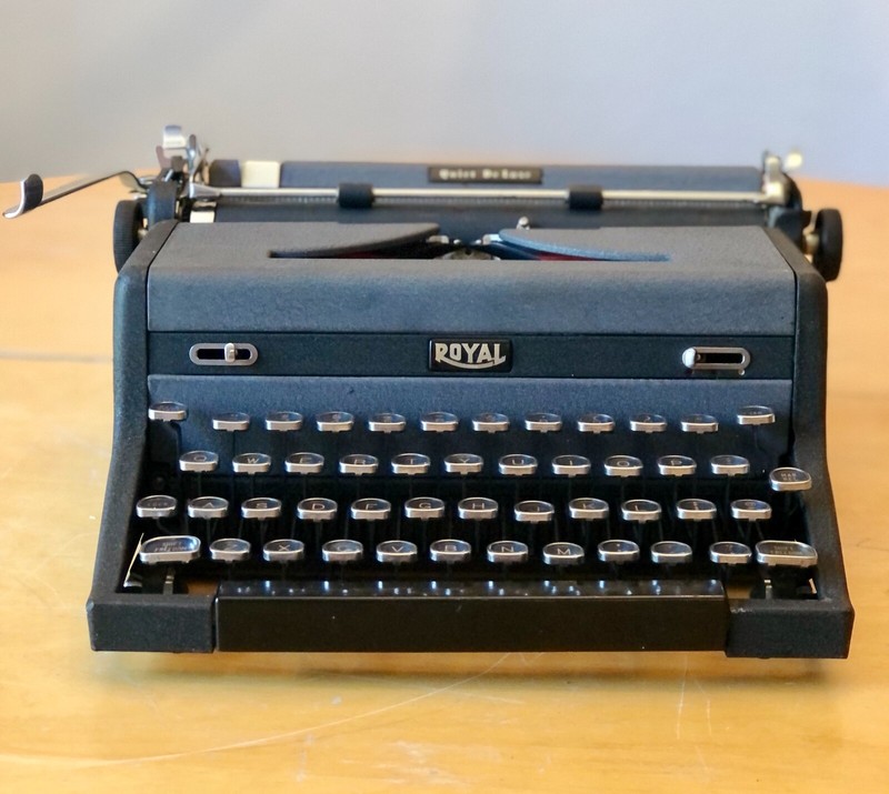 Royal typewriter photos of Royal Portable by year then serial number by
