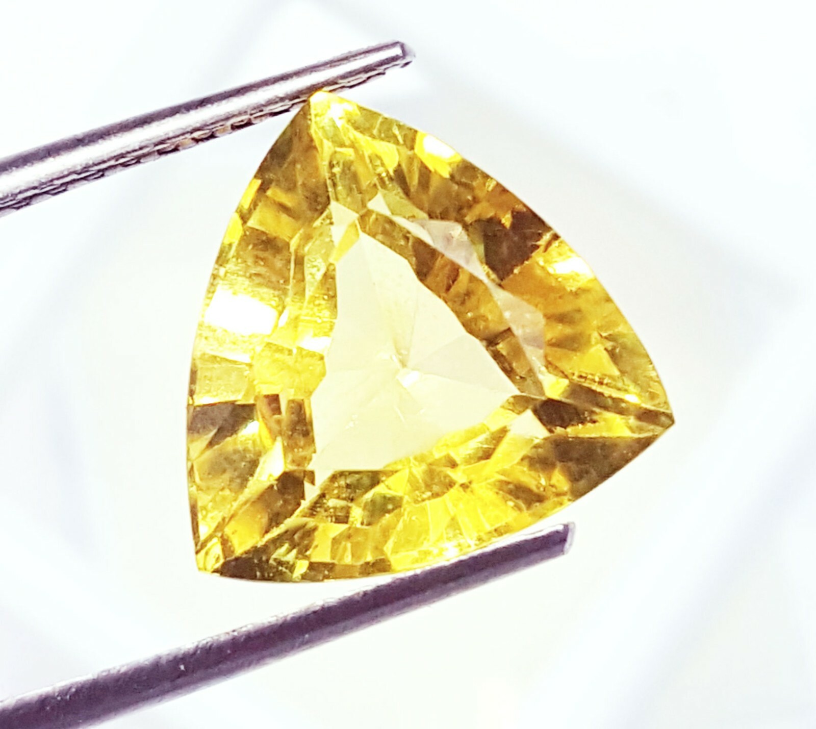 Yellow Sapphire Trillion Shape 8 to 10 Ct Certified 1 Pcs