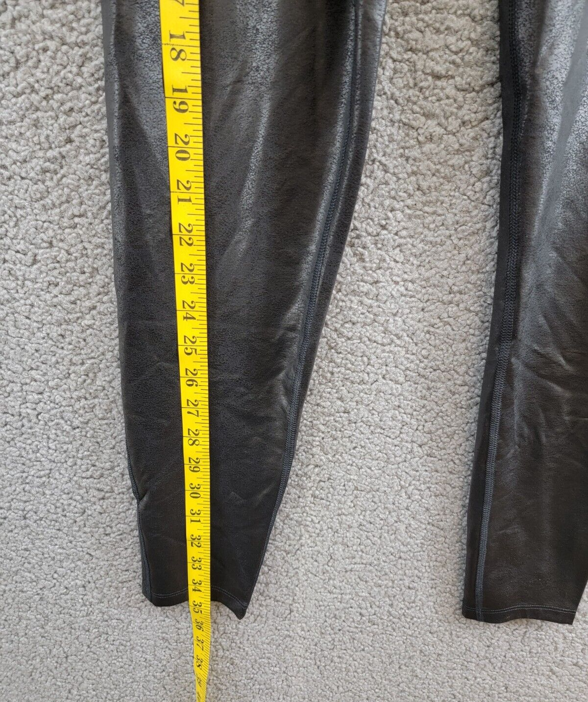 Reebok Lux Faux Leather High Rise Leggings Women's M Black Elastic Waist Pull On - Picture 9 of 19