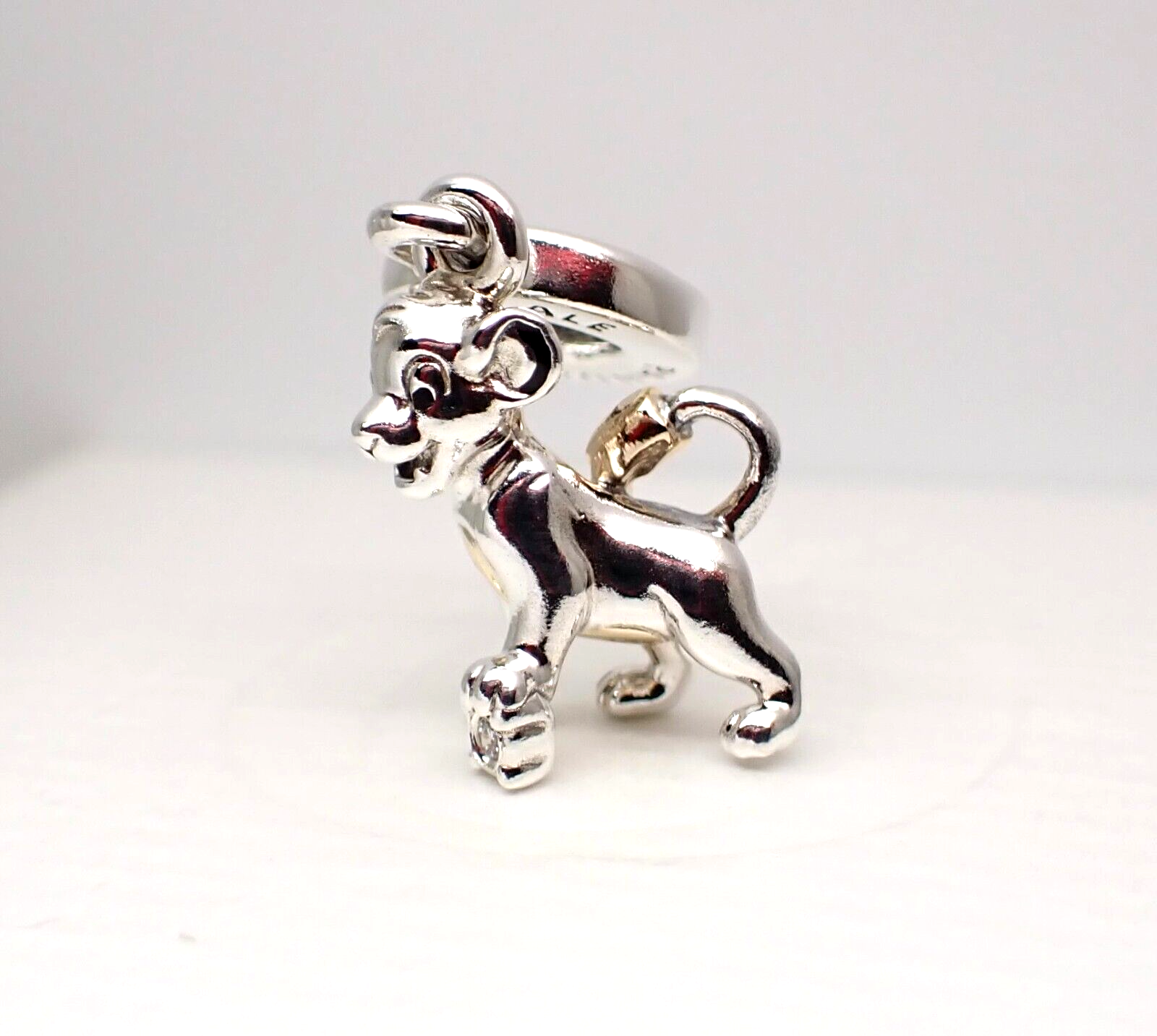 Authentic Pandora #792749C01 Disney 100th Anniversary Simba Authentic Pandora #792749C01 Disney 100th Anniversary Simba