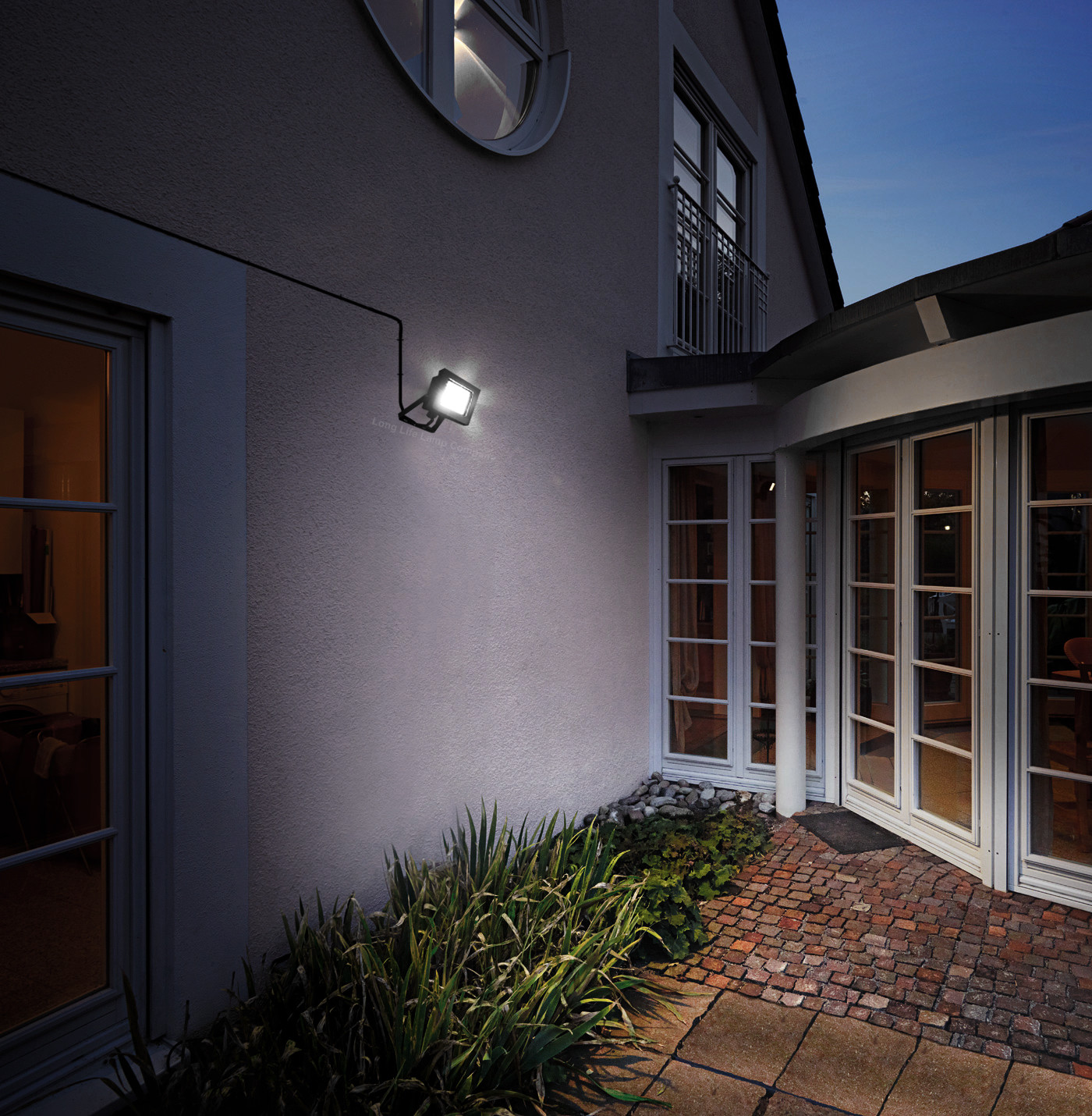 LED Floodlight 10W = 100W Security Flood Light IP65 Cool or Warm White