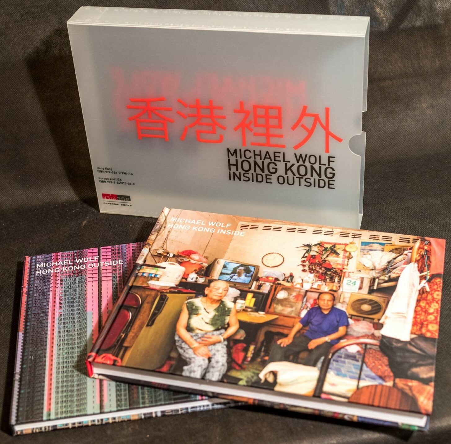 Michael Wolf HONG KONG INSIDE OUTSIDE 香港 英語】HONG KONG INSIDE OUTSIDE 香港裡外 2冊1函 Michael Wolf