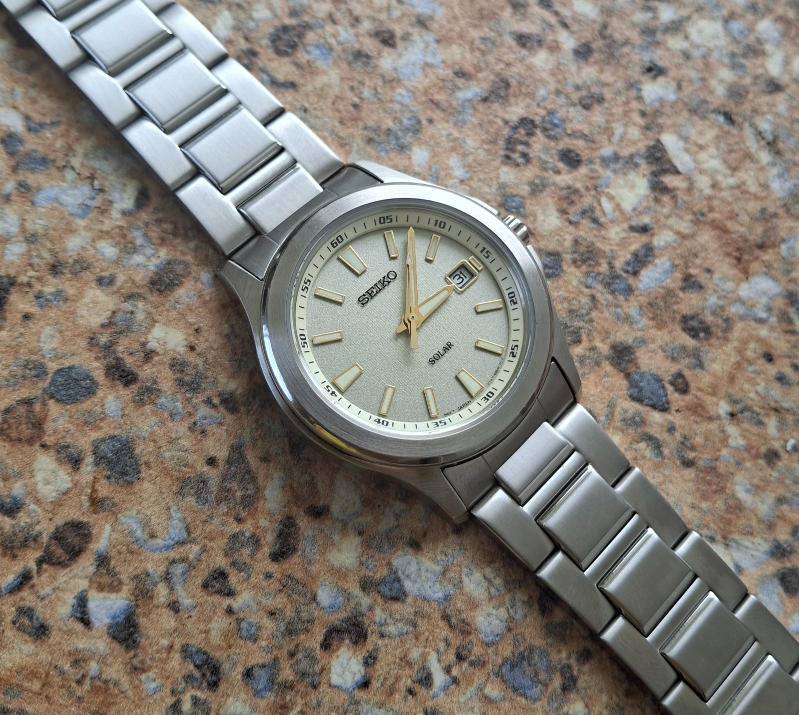 Seiko Solar Quartz JDM V147 0AR0 April 2014 | eBay