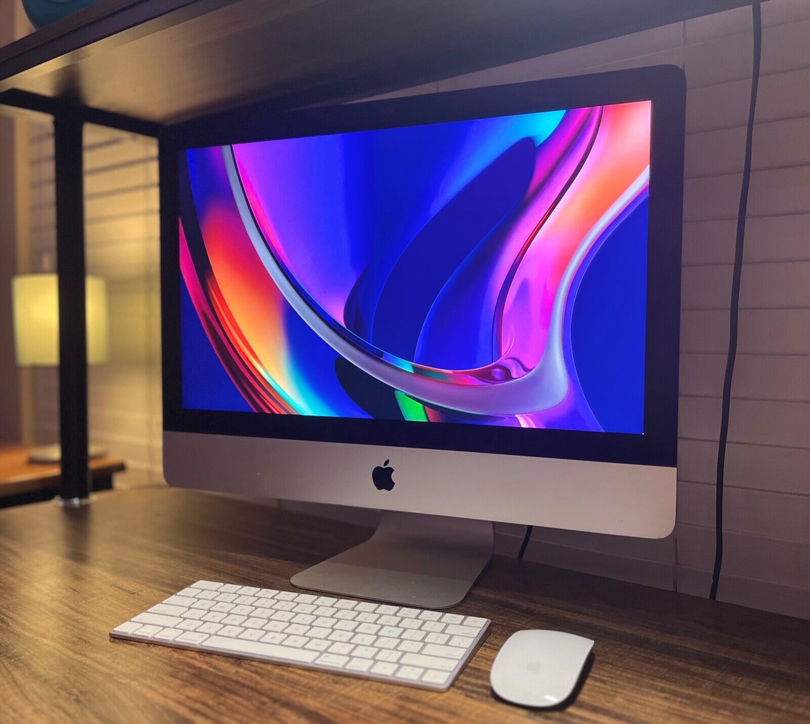 Apple 21.5-inch iMac with Retina 4K display, 2019, Slightly Apple 21.5-inch iMac with Retina 4K display, 2019, Slightly