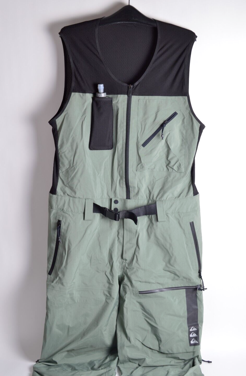 NWOT Mens Quiksilver Highline Pro 3L GORE-TEX Bib Pants $670 NWOT Mens Quiksilver Highline Pro 3L GORE-TEX Bib Pants $670