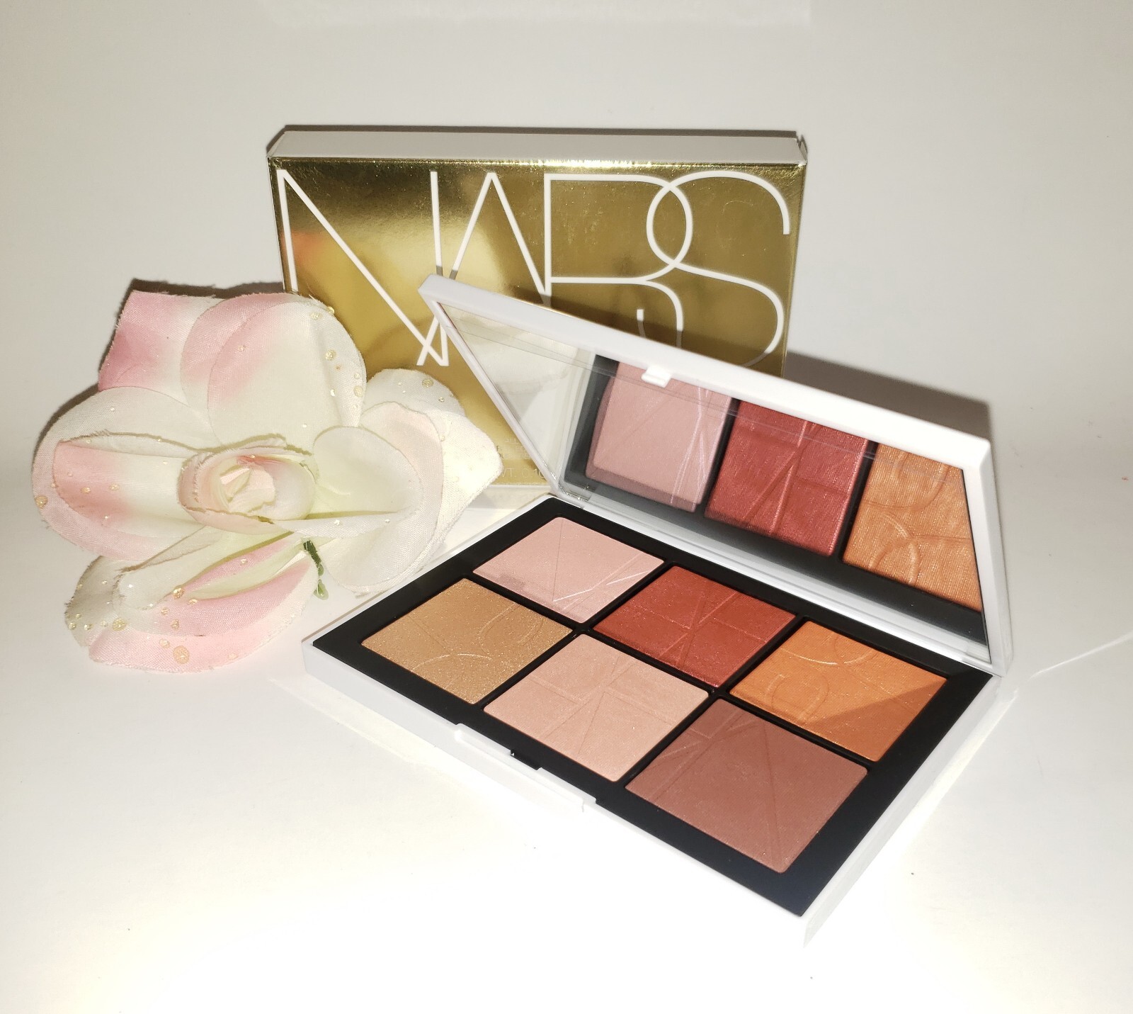 NARS イスト EYESHADOW PALETTE8308と収納ボックスセット NARS イスト EYESHADOW PALETTE8308と収納ボックスセット