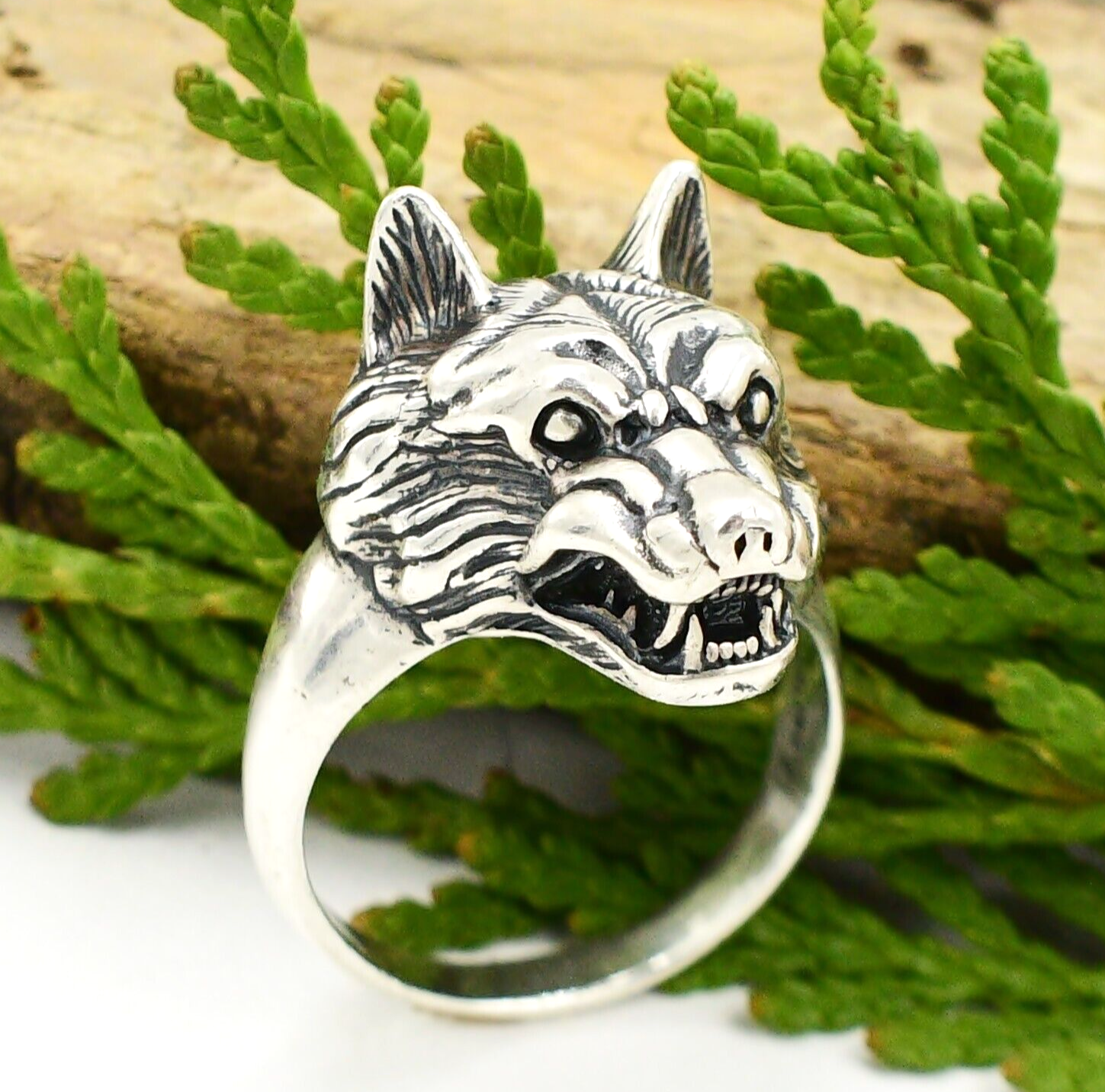 Sterling Silver 925 Detailed Wolf Animal Statement Ring Size 10 Sterling Silver 925 Detailed Wolf Animal Statement Ring Size 10