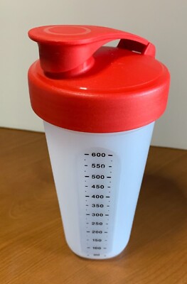 Tupperware Quick Shake Blender Drink Dressing Mixer 23 oz. Container Red